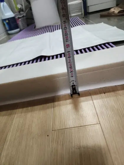 욕실 문지방 낮추기 — 줄자로 잰 기존 문지방 높이